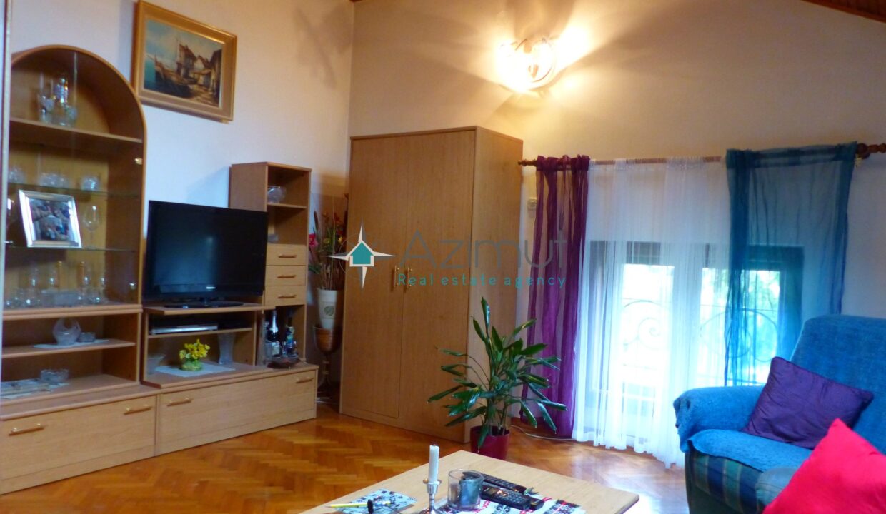 OPATIJA - CENTAR - stan (etaža) površine 98 m2