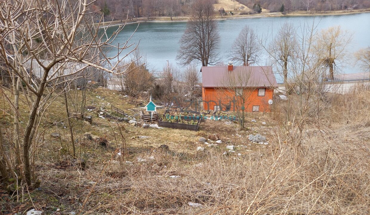 kuća 1002m2 sa pogledom na jezero