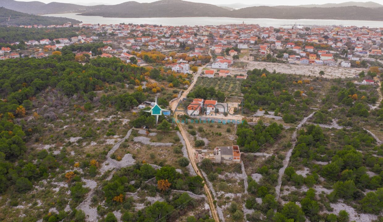 PIROVAC GRADJEVINSKI  TEREN
