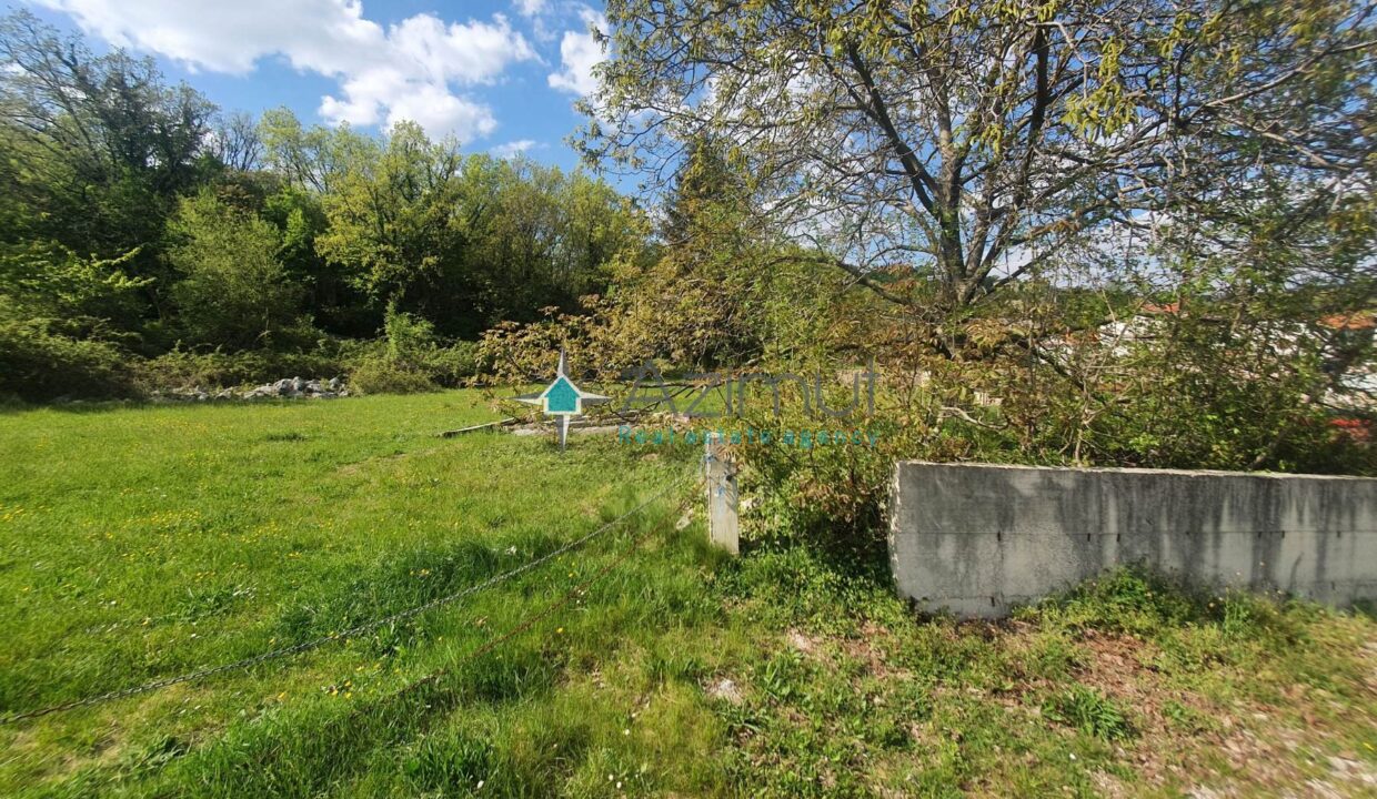 MIhotići garđevinsko zemljište 1750m2